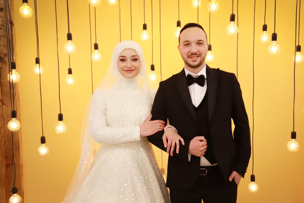Sultanbeyli Fotoğraf Platosunda Gelin Damat Çekimi